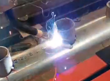 �DƬ���Q��ͨ����܇�ܵ���؞������
�c(di��n)���Δ�(sh��)��2703��